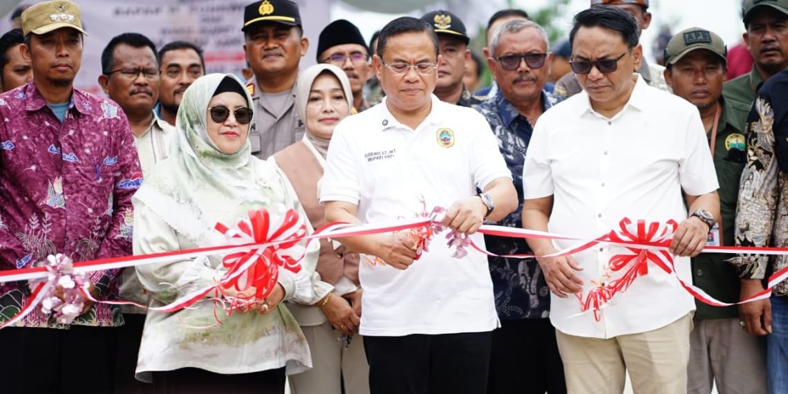 Bupati Sudewo Resmikan Infrastruktur Strategis, Akses Lancar dan Banjir Teratasi
